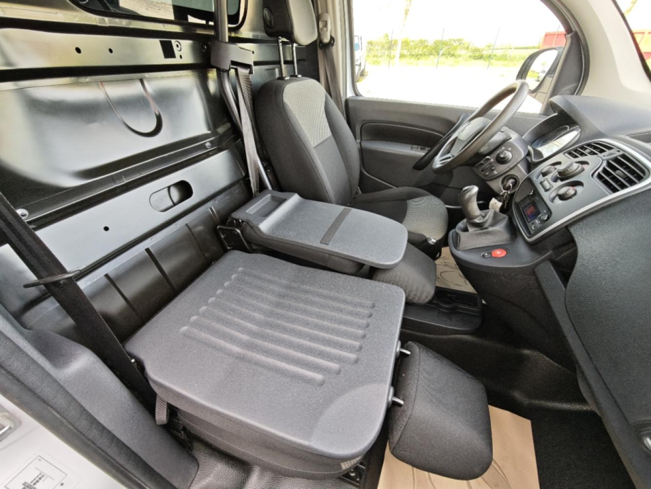 RENAULT KANGOO Express 2. 3 places vitré Grand Confort dCi 90 cv   (pas d’adblue)