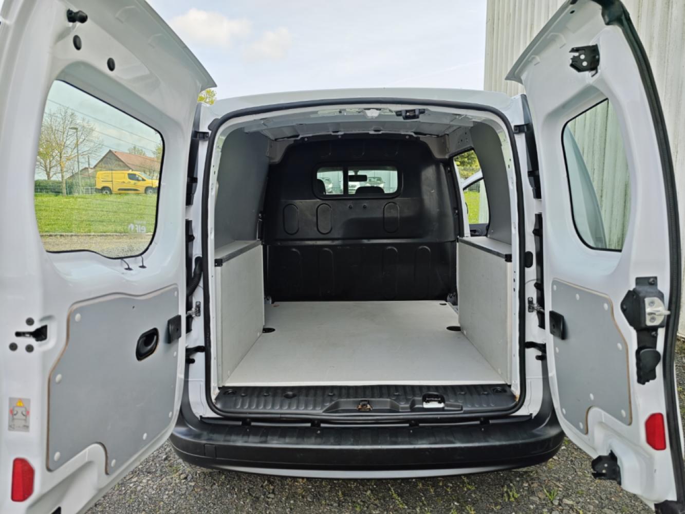RENAULT KANGOO Express 2. 3 places vitré Grand Confort dCi 90 cv   (pas d’adblue)