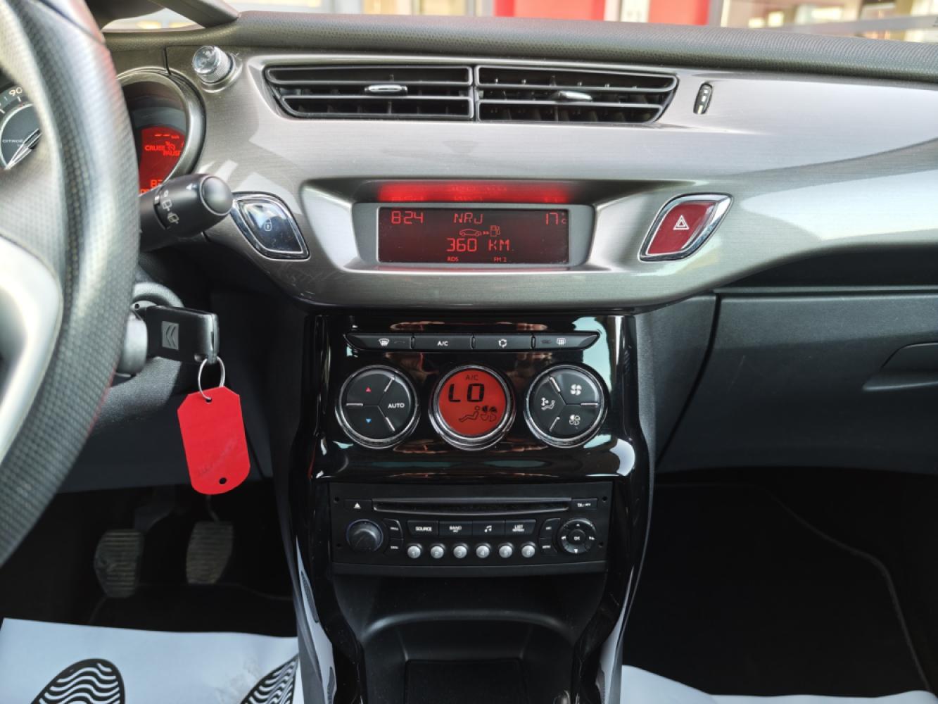 CITROËN C3 2  Exclusive 1.4 VTi  95 VEHICULES OCCASIONS CHAMBILLY BAUGY MARCIGNY